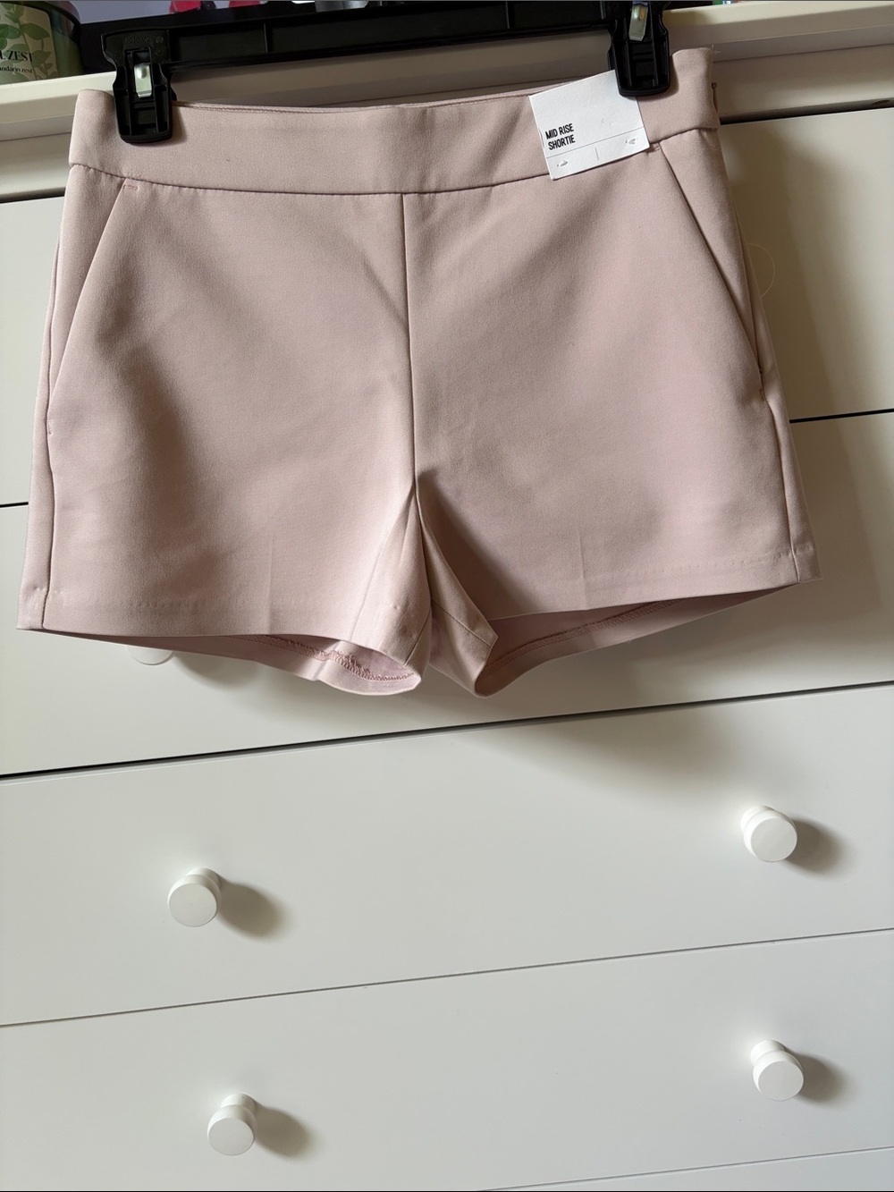 🪷 NWT EXPRESS WOMENS SIZE 0 LIGHT PINK / NUDE MID RISE SHORTY DRESS SHORT
